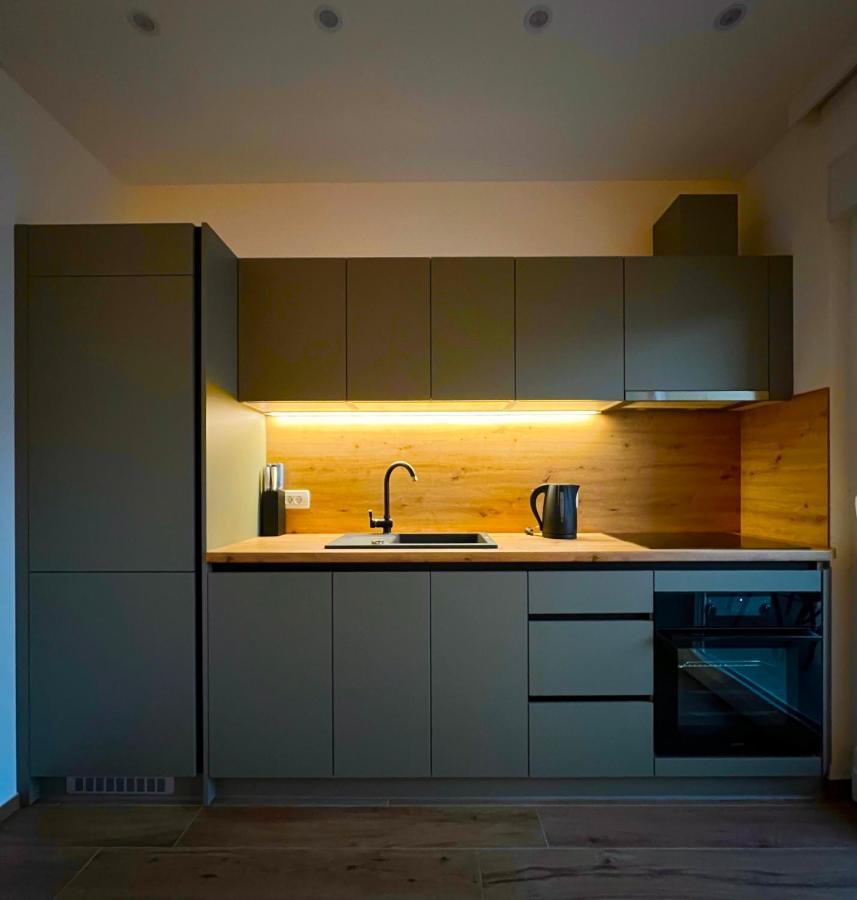 Vila Zrina - Apartmani トロギール エクステリア 写真