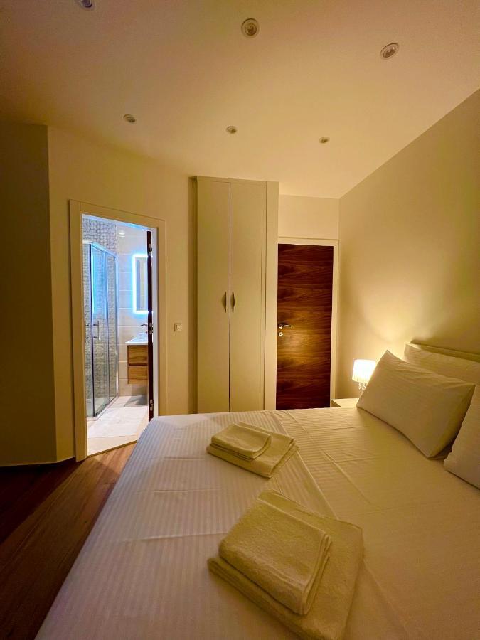 Vila Zrina - Apartmani トロギール エクステリア 写真