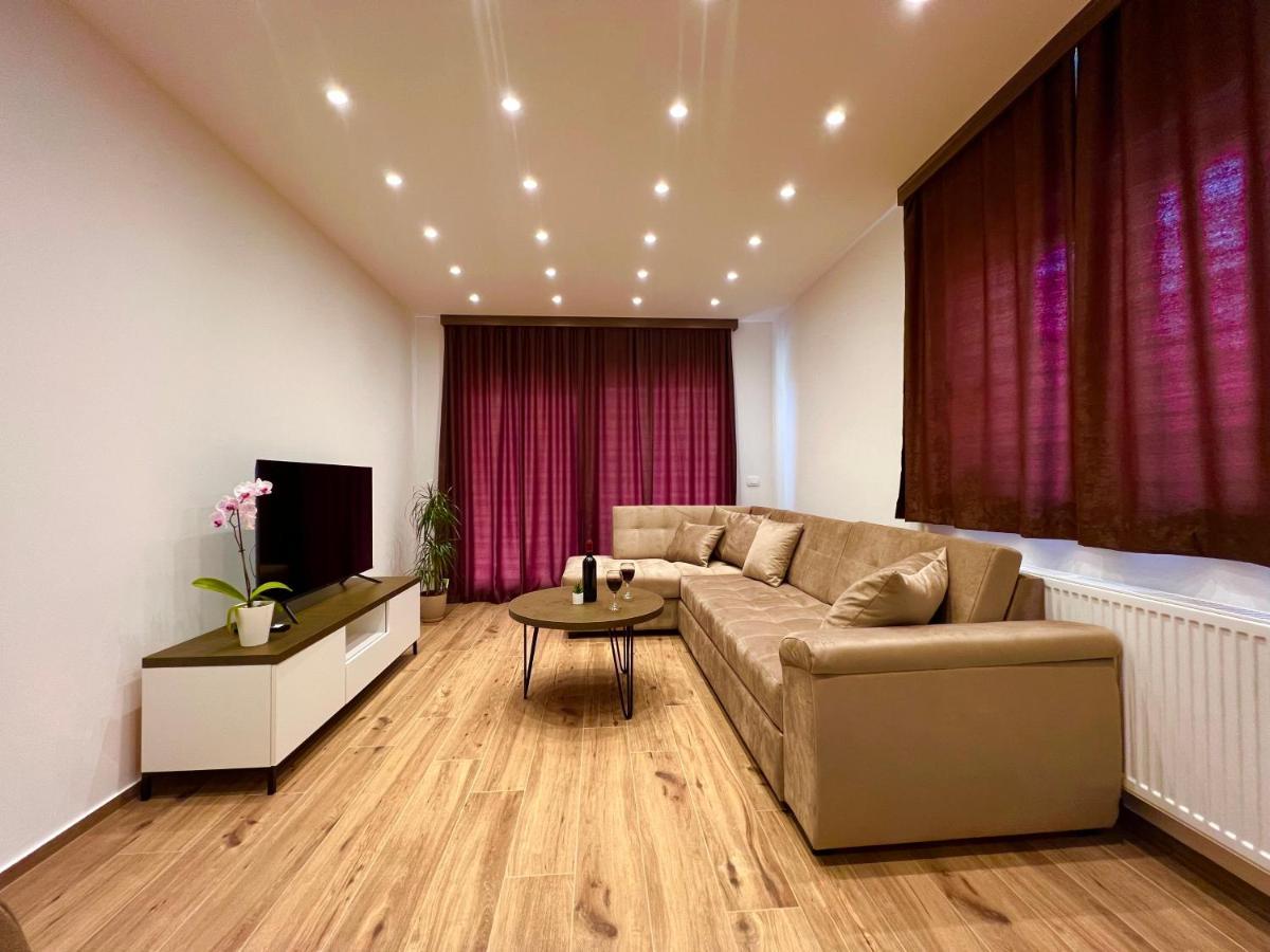 Vila Zrina - Apartmani トロギール エクステリア 写真