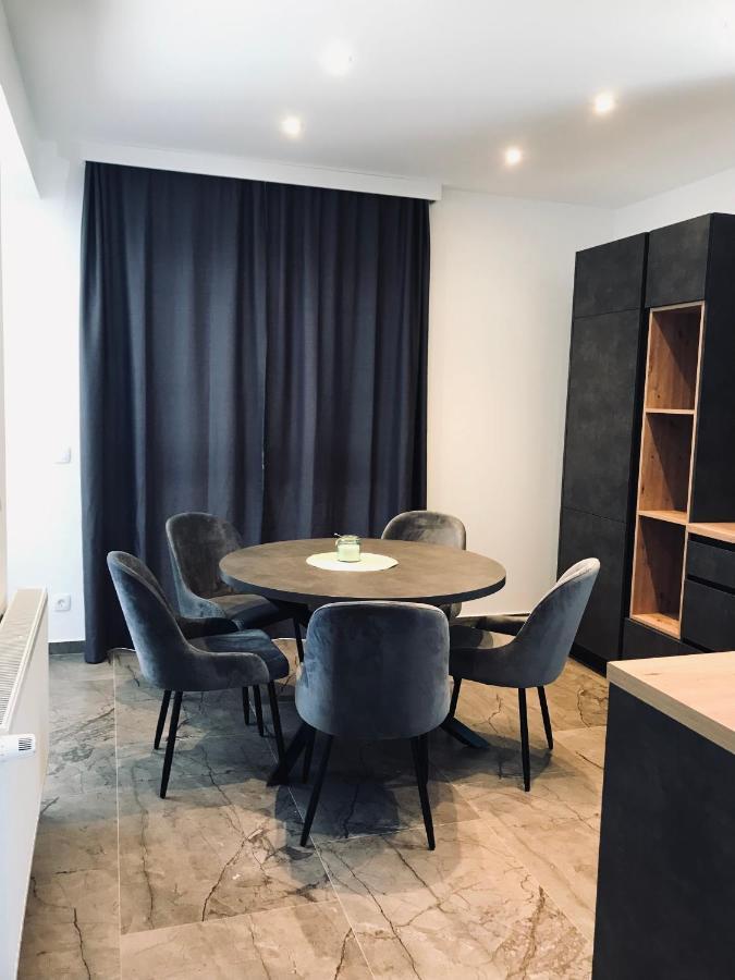 Vila Zrina - Apartmani トロギール エクステリア 写真