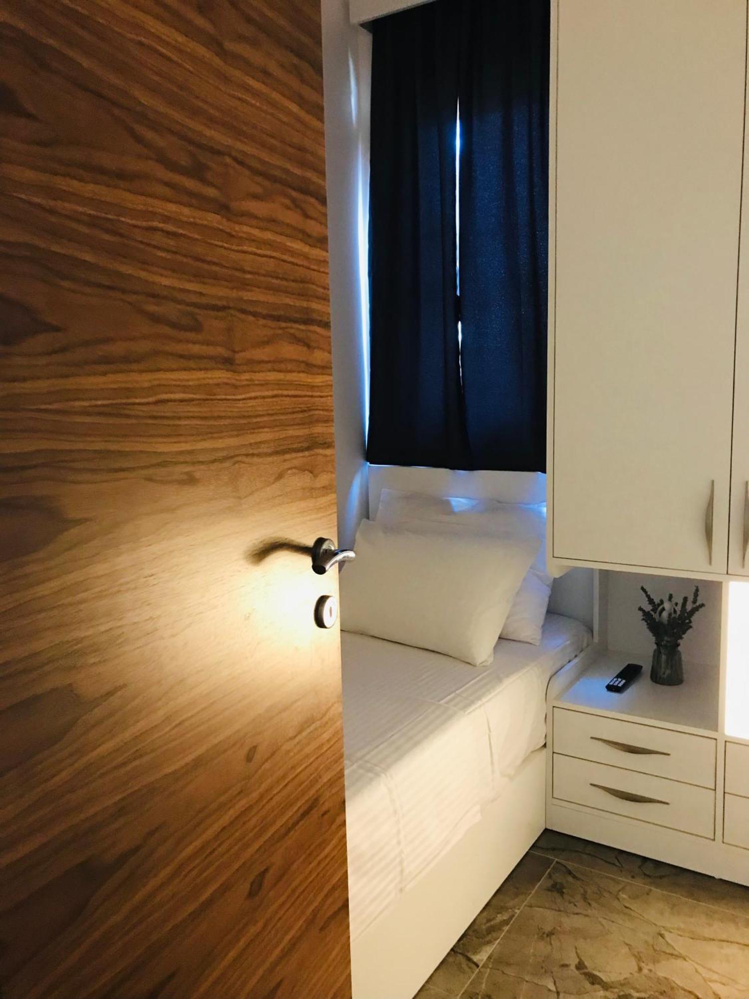 Vila Zrina - Apartmani トロギール エクステリア 写真